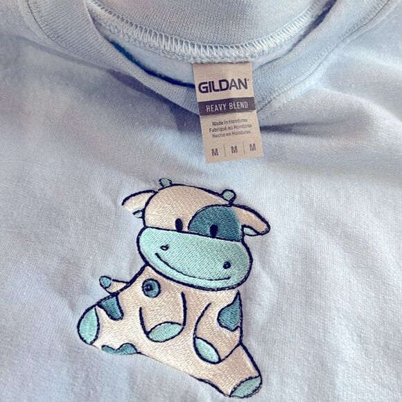 Gildan Light Blue Crewneck Sweater Cow Embroidered Heavyweight sweatshirt Size M - Picture 3 of 9